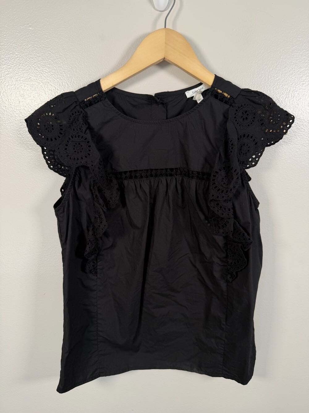 Tyler Boe Black Eyelet Flutter Sleeve Top Size XS Cotton Lace Ladder Trim Blouse